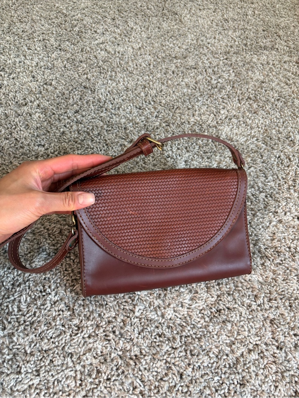 Nisolo leather shoulder bag